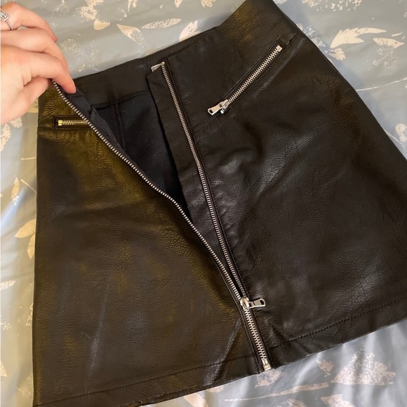 Pimkie leather skirt - Picture 4 of 4